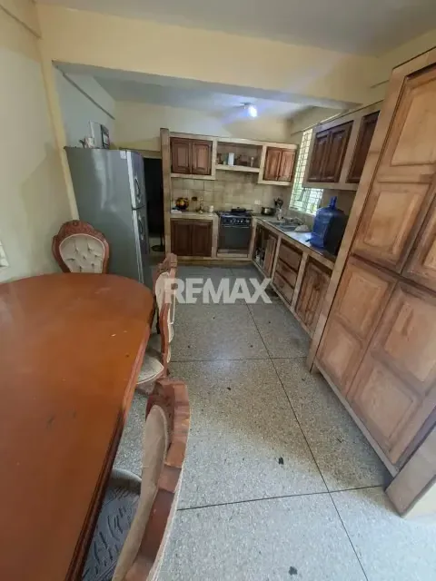 CASA CON GRAN EXTENSION DE TERRENO PROPIO - 5