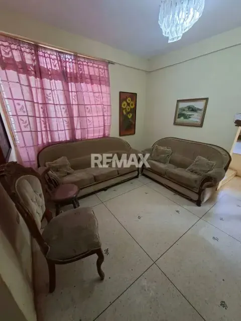 CASA CON GRAN EXTENSION DE TERRENO PROPIO - 7