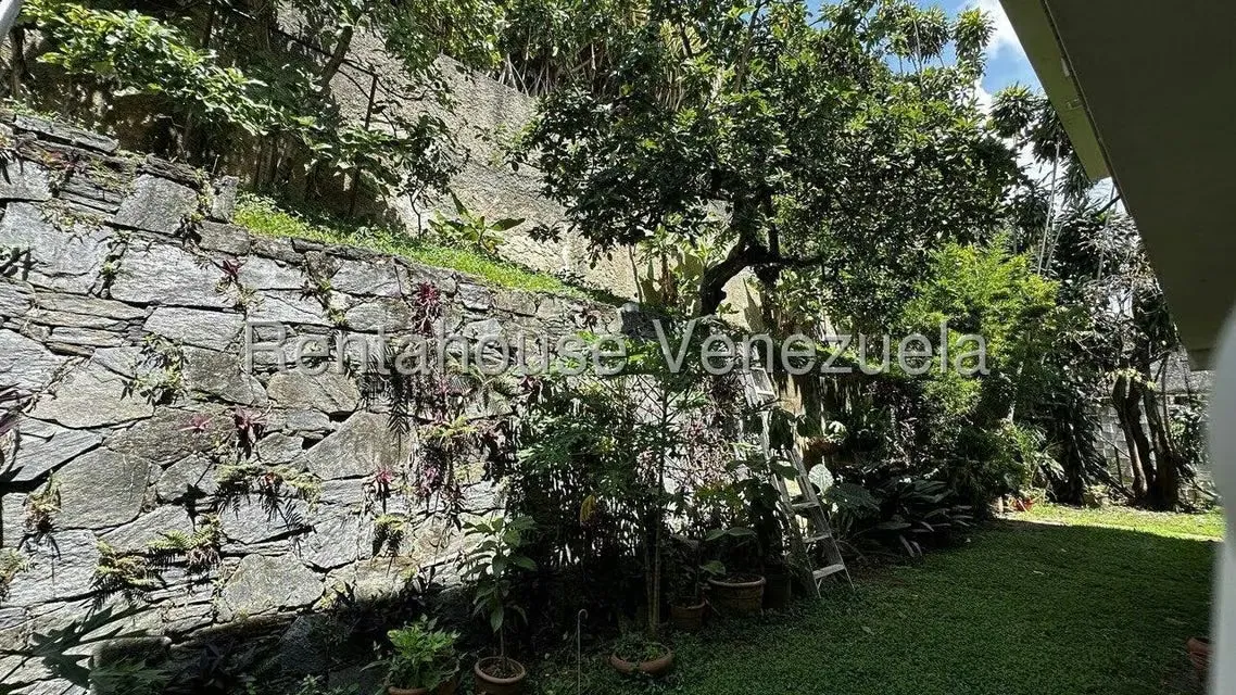 Casa (Multipes Niveles) en Venta en Prados del Este, Distrito Metropolitano - 28
