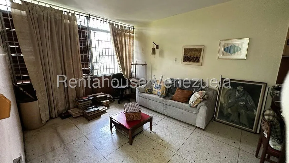 Casa (Multipes Niveles) en Venta en Prados del Este, Distrito Metropolitano - 38