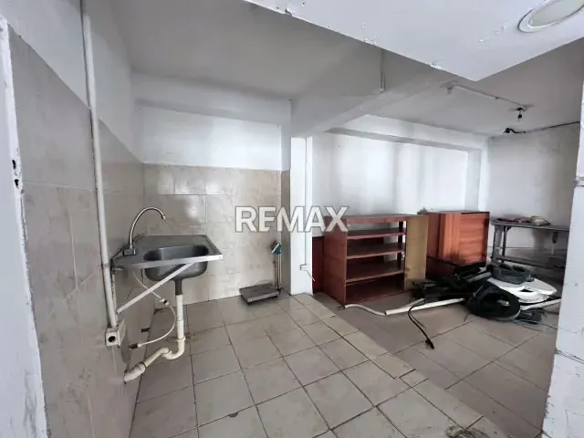Local Comercial en Alquiler Diagonal Avenida ollarvides - 3
