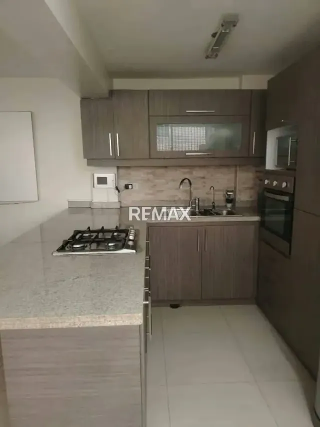 Apartamento en recidencial Nazareno la limpia 1 piso
