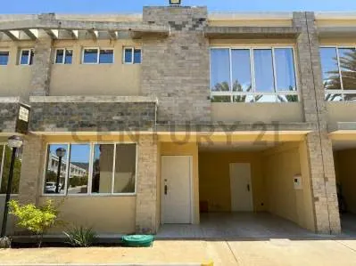 TownHouse en Alquiler en Puerto La Cruz CR. Costa Dorada - 2