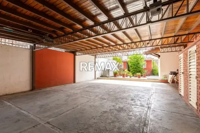 ALQUILO CASA USO RESIDENCIAL Y COMERCIAL EN EL ESTE DE BARQUISIMETO - 2