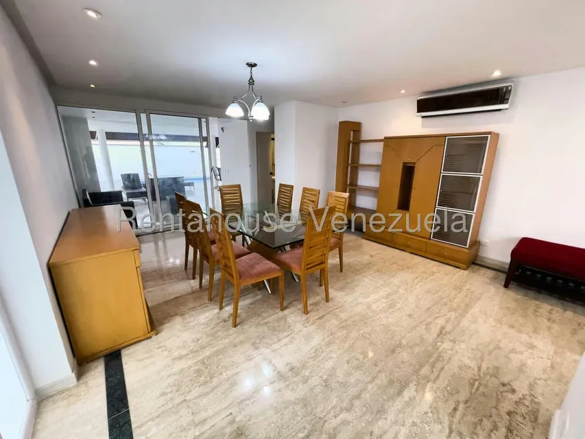 Casa (Multipes Niveles) en Venta en Santa Paula, Distrito Metropolitano - 16