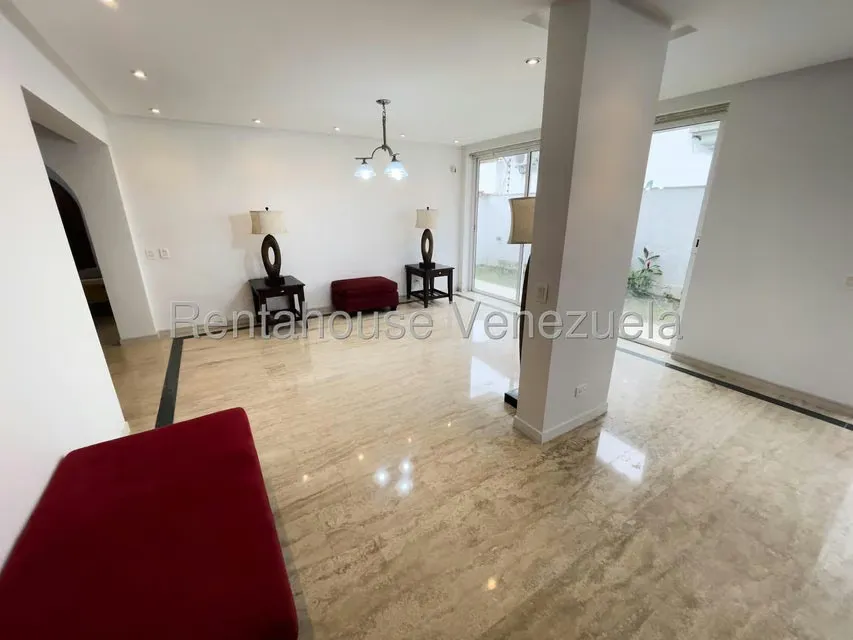 Casa (Multipes Niveles) en Venta en Santa Paula, Distrito Metropolitano - 18