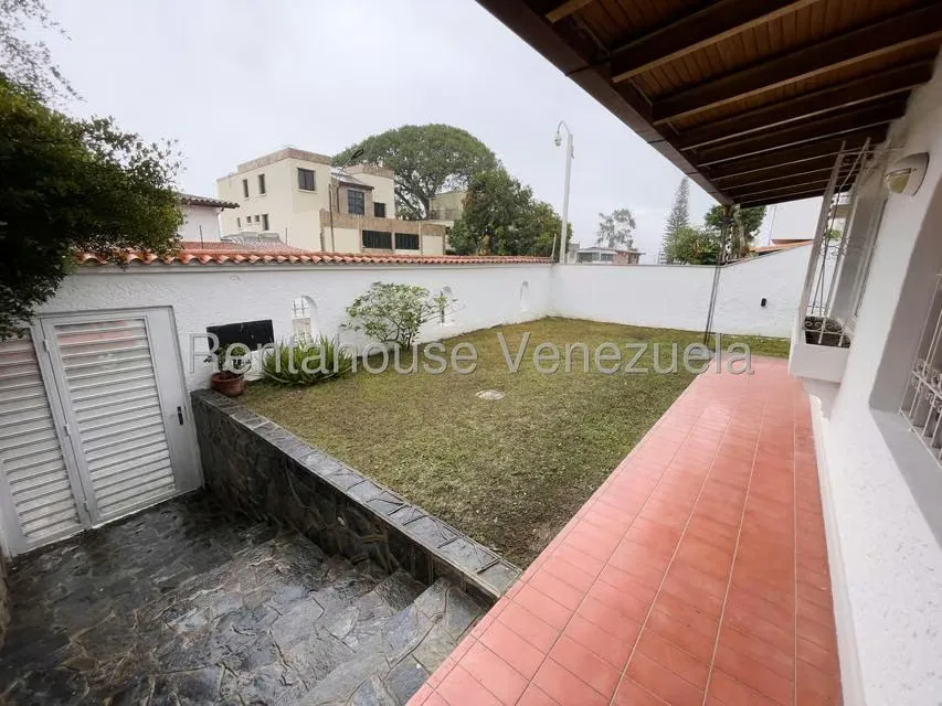 Casa (Multipes Niveles) en Venta en Santa Paula, Distrito Metropolitano - 3
