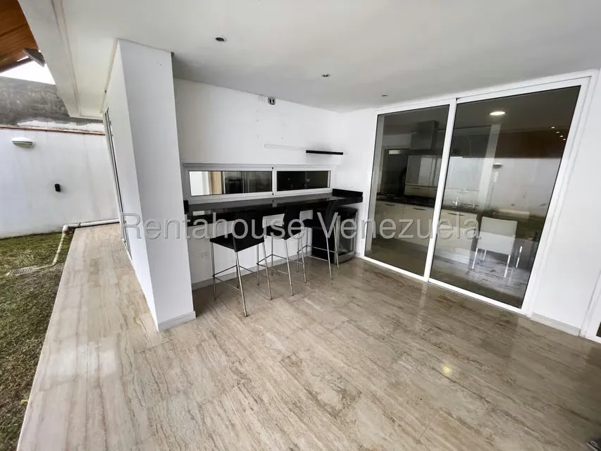 Casa (Multipes Niveles) en Venta en Santa Paula, Distrito Metropolitano - 22