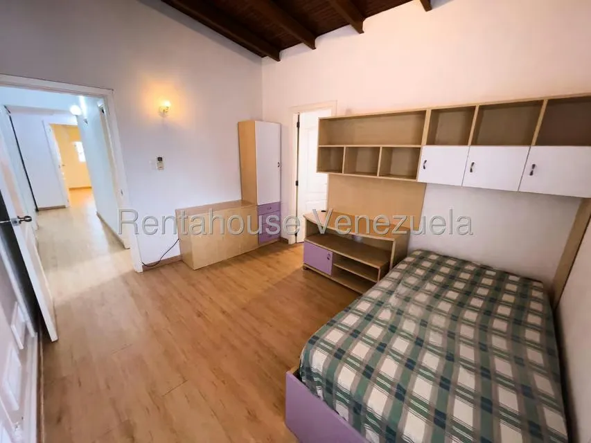 Casa (Multipes Niveles) en Venta en Santa Paula, Distrito Metropolitano - 34