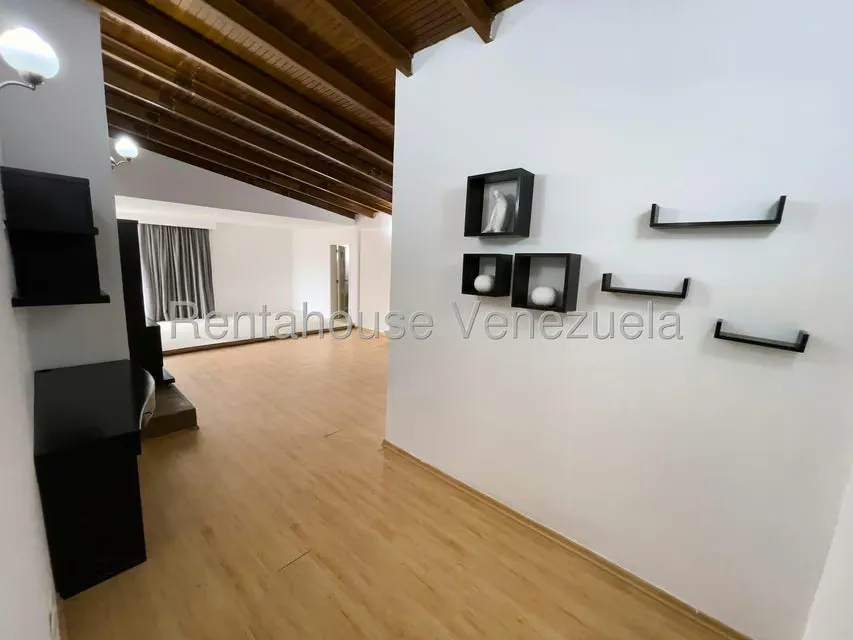 Casa (Multipes Niveles) en Venta en Santa Paula, Distrito Metropolitano - 36