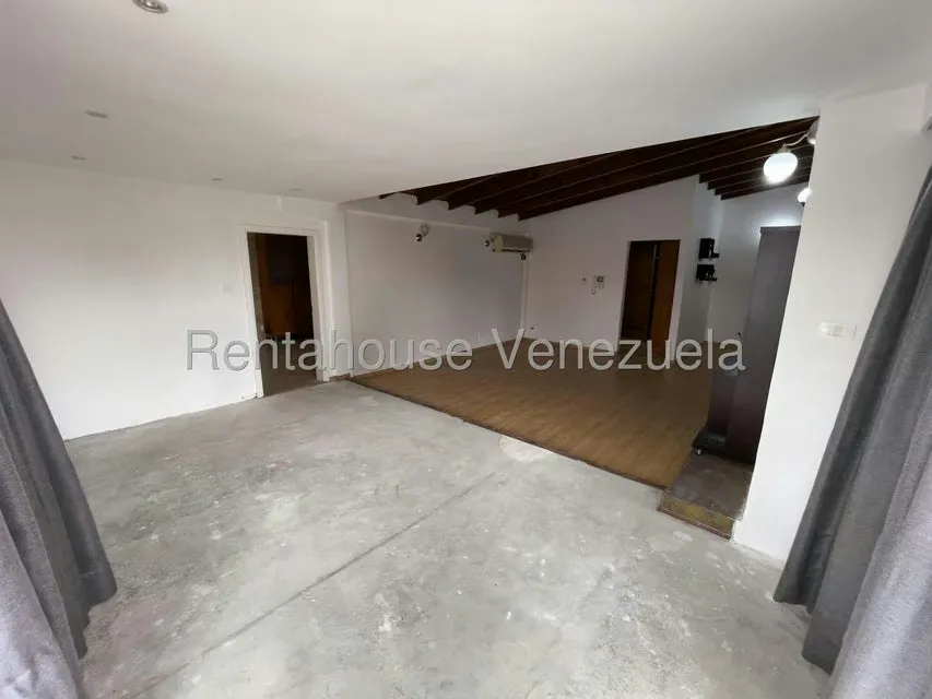 Casa (Multipes Niveles) en Venta en Santa Paula, Distrito Metropolitano - 38