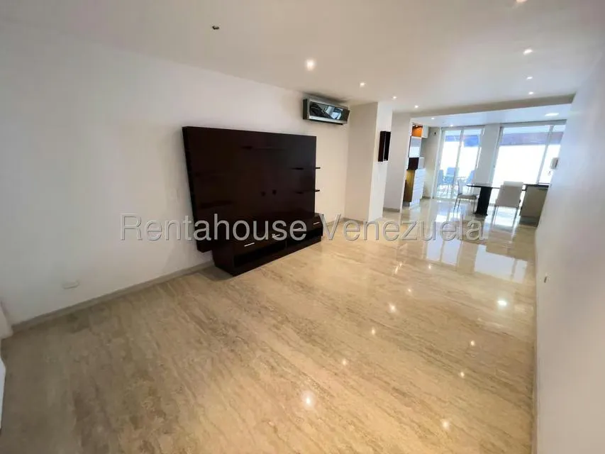 Casa (Multipes Niveles) en Venta en Santa Paula, Distrito Metropolitano - 10