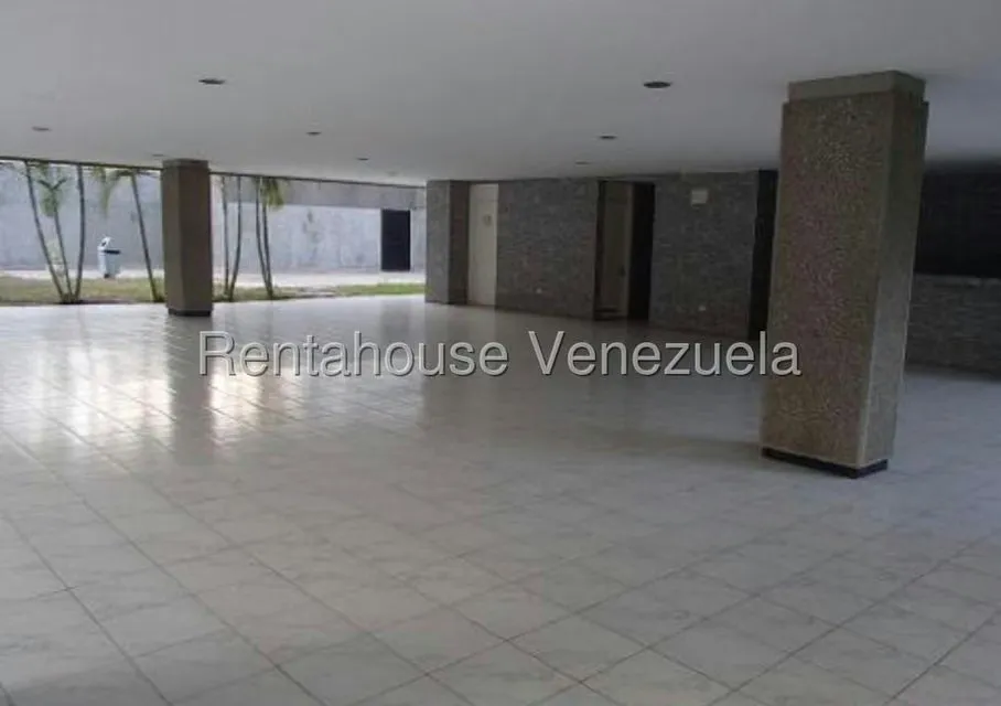 Apartamento (1 Nivel) en Venta en Los Dos Caminos, Distrito Metropolitano - 11