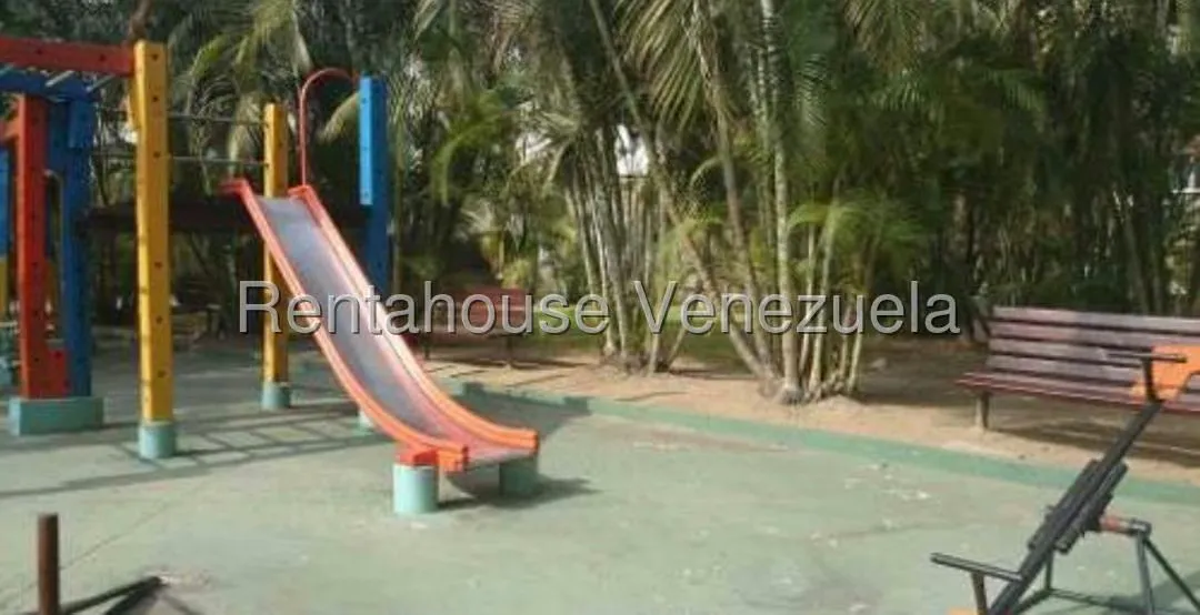 Apartamento (1 Nivel) en Venta en Los Dos Caminos, Distrito Metropolitano - 12