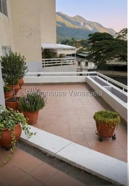 Apartamento (1 Nivel) en Venta en Los Dos Caminos, Distrito Metropolitano - 3