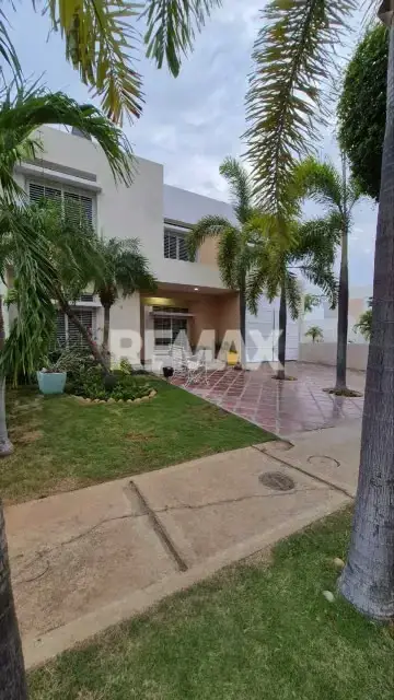 ALQUILER EN VILLA PUNTA DE PIEDRA, AV. MILAGRO NORTE