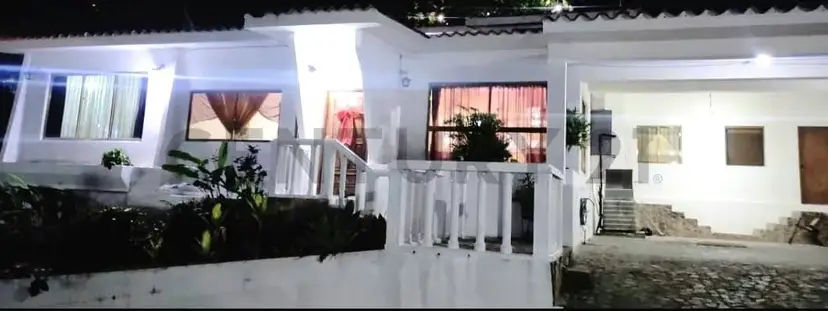 Casa en venta en Puerto La Cruz. Vía El Rincón. C.R Cantaclaro