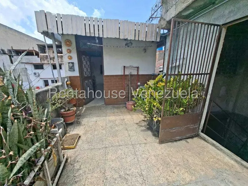 Casa (1 Nivel) en Venta en Catia, Distrito Metropolitano - 27