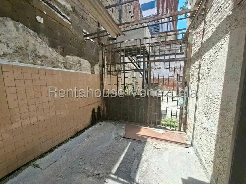 Casa (1 Nivel) en Venta en Catia, Distrito Metropolitano - 29
