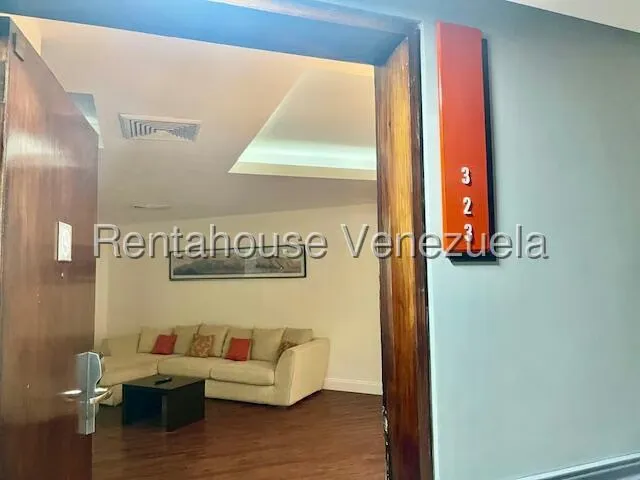Apartamento (1 Nivel) en Venta en Chuao, Distrito Metropolitano - 9