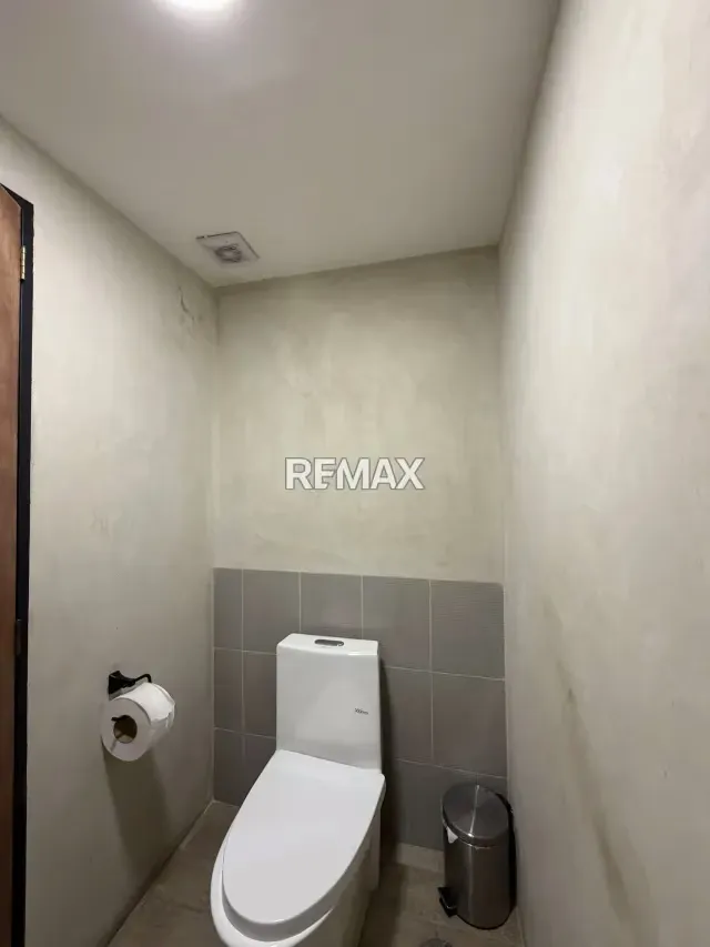 En venta PUNTO COMERCIAL EN EL VIÑEDO - frente a le ble - 14