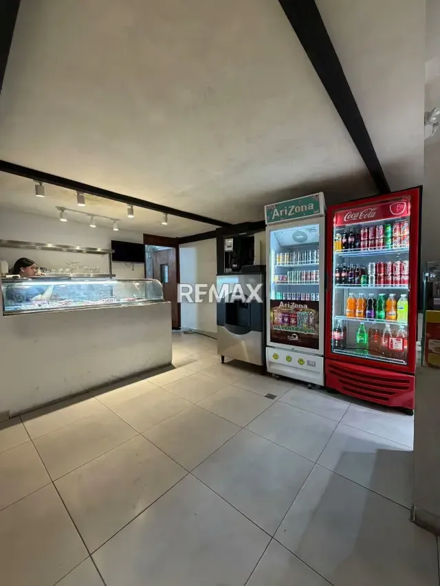 En venta PUNTO COMERCIAL EN EL VIÑEDO - frente a le ble - 6