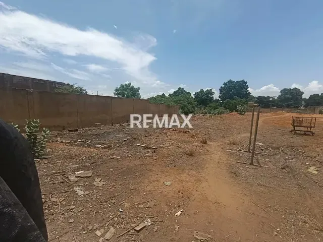 VENDO TERRENO EN LA C2 - 4