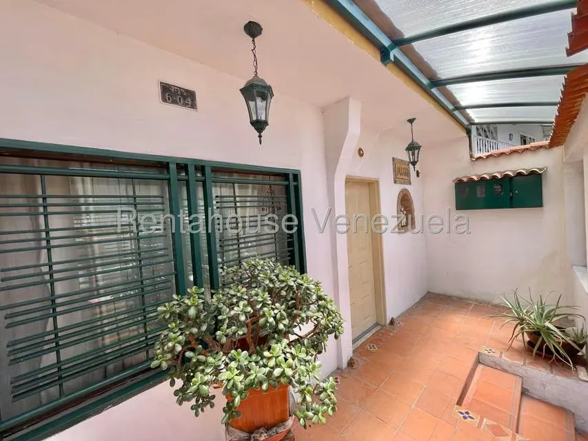 Casa (Multipes Niveles) en Venta en Los Chorros, Distrito Metropolitano - 2