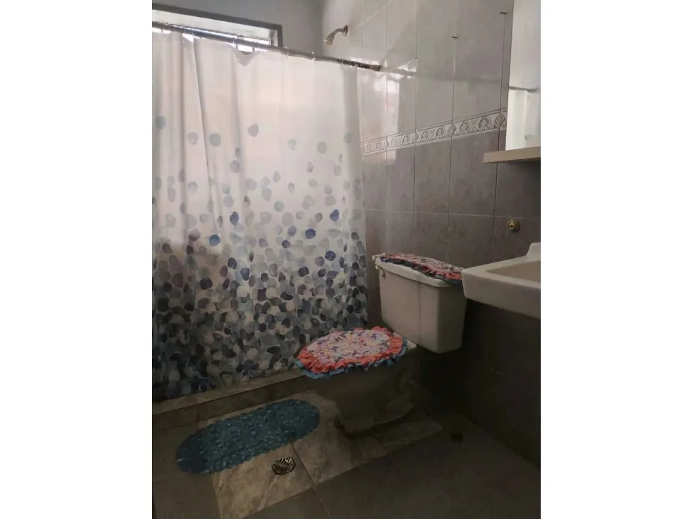 Alquilo local para depósito 250m2 Av. Baralt 6675 - 10