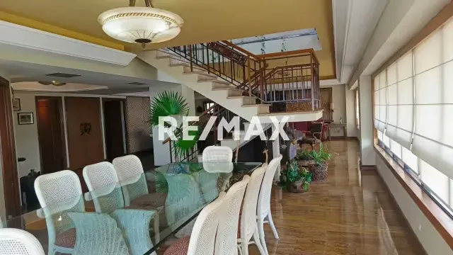 SE VENDE BELLO APTO AMOBLADO Y ACTUALIZADO DE 2 PISOS EN EDIFICIO BELEYRE - 15