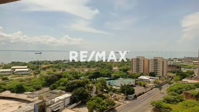 SE VENDE BELLO APTO AMOBLADO Y ACTUALIZADO DE 2 PISOS EN EDIFICIO BELEYRE - 4