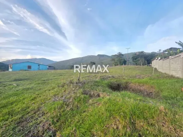 Terreno en Venta Via casa del Padre A 30mtrs de la Principal. Terreno: 1.237,66. - 3