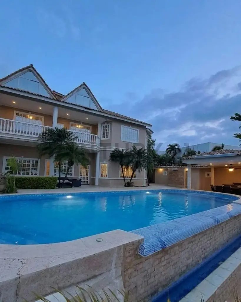 EXCLUSIVA MANSIÓN NÁUTICA EN LAS VILLAS | LECHERÍA ANZOATEGUI