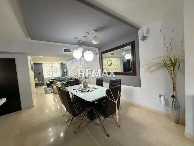 Casa bifamiliar de Arquitectura moderna en Venta, ubicada en la Primera Etapa de la Urbanización Campestre San Miguel, Maturín. - 3