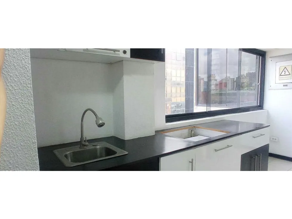 Alquilo oficina 145m2 Boleita Sur 7542 - 4