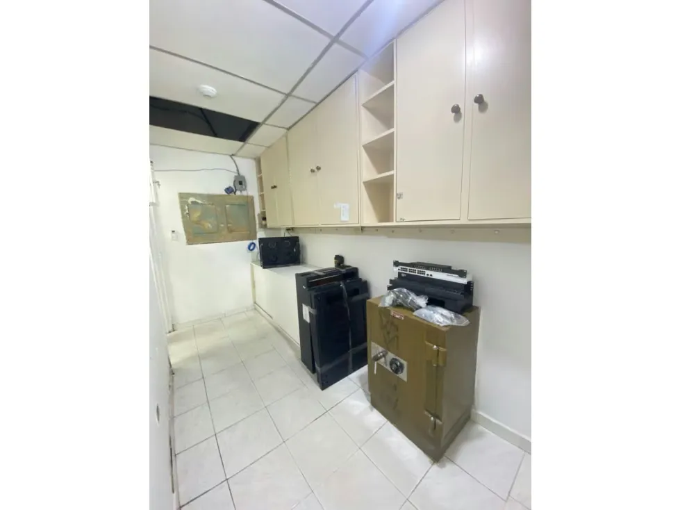 Alquiler de oficina en el C.C.Propatria 400$ - 6