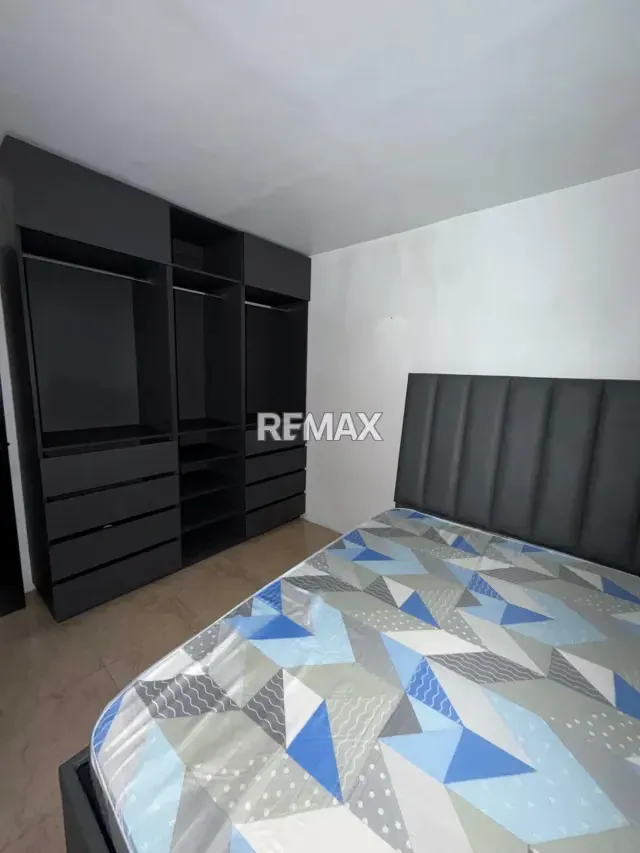 Se vende casa en la ciudadela - 8