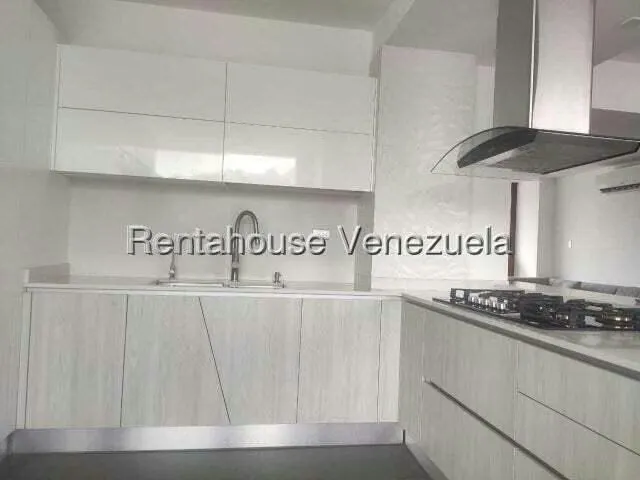 Apartamento (1 Nivel) en Alquiler en Santa Paula, Distrito Metropolitano - 2