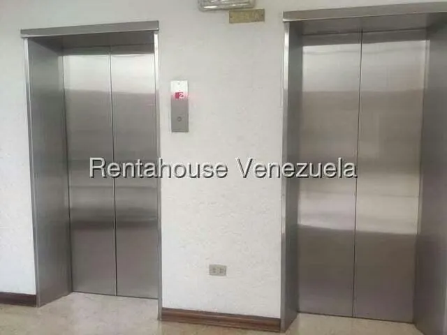 Apartamento (1 Nivel) en Alquiler en Santa Paula, Distrito Metropolitano - 12