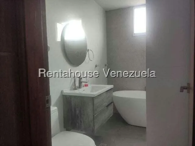 Apartamento (1 Nivel) en Alquiler en Santa Paula, Distrito Metropolitano - 7
