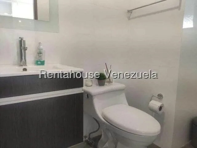 Apartamento (1 Nivel) en Alquiler en Santa Paula, Distrito Metropolitano - 8
