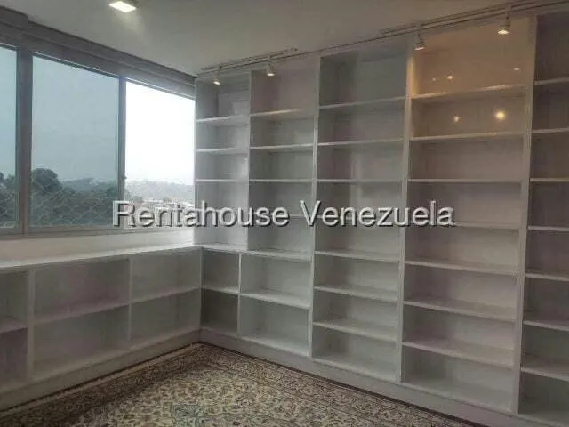 Apartamento (1 Nivel) en Alquiler en Santa Paula, Distrito Metropolitano - 10