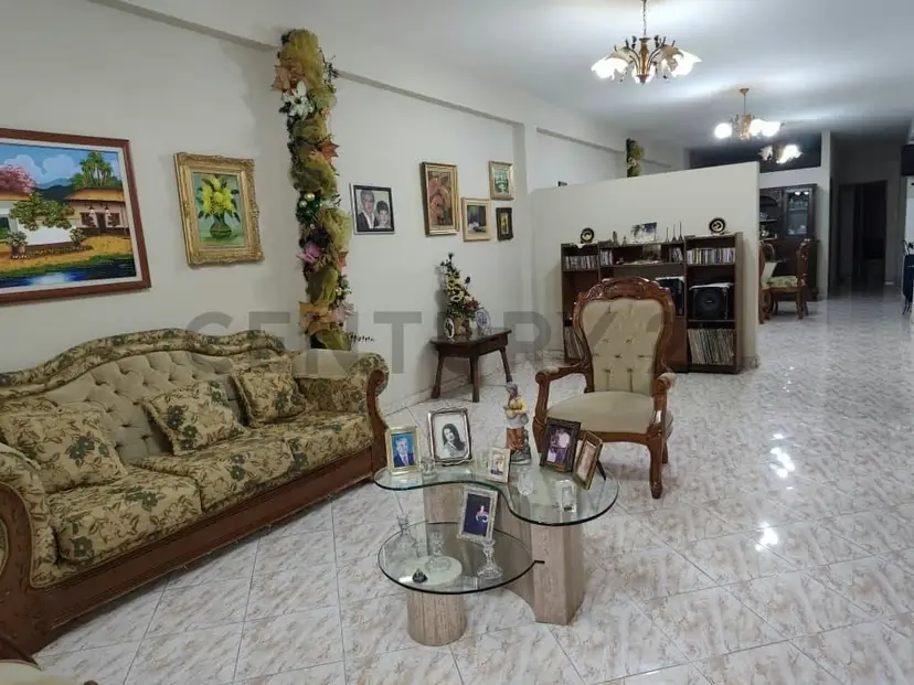 Versatil Casa con potencial comercial y residencial en El Limon . Maracay