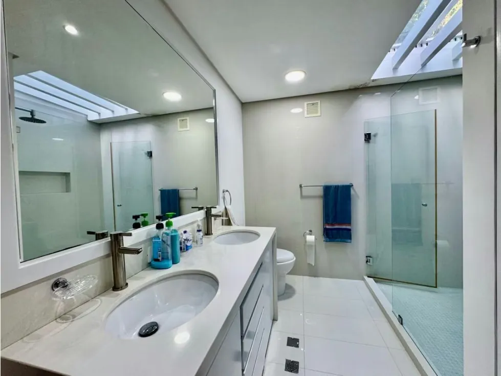 Se vende PB 389m2 +221m2 jardín 4h+s/6b/2p Santa Rosa de Lima - 24