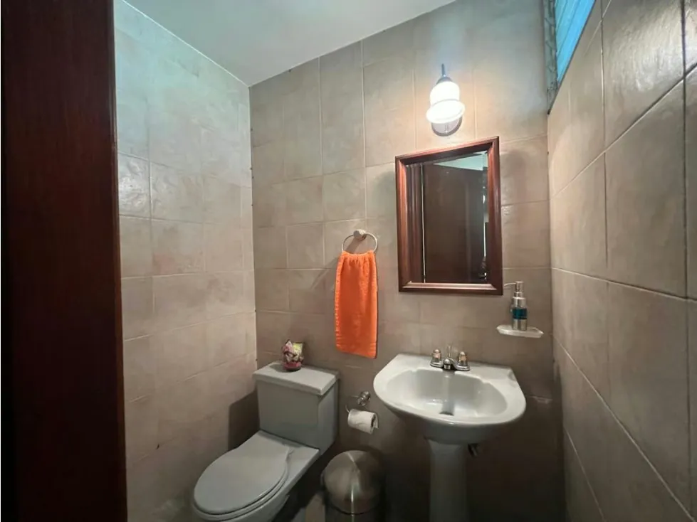 CASA EN VENTA - LOS DOS CAMINOS 218C/ 148T - 18