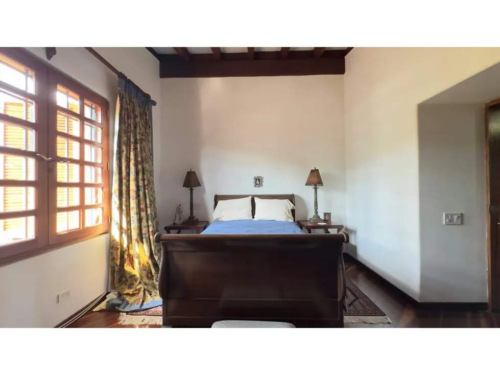 Se vende Casa 2100m² 4h+2s/3b/15p La Lagunita - 15