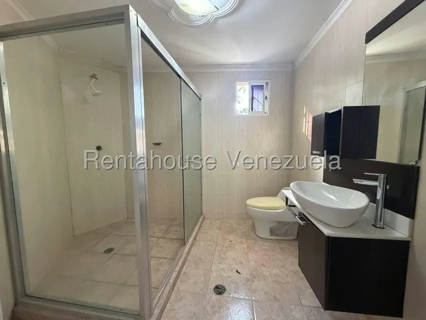 Townhouse (1 Nivel) en Alquiler en Cumana, Zulia - 24
