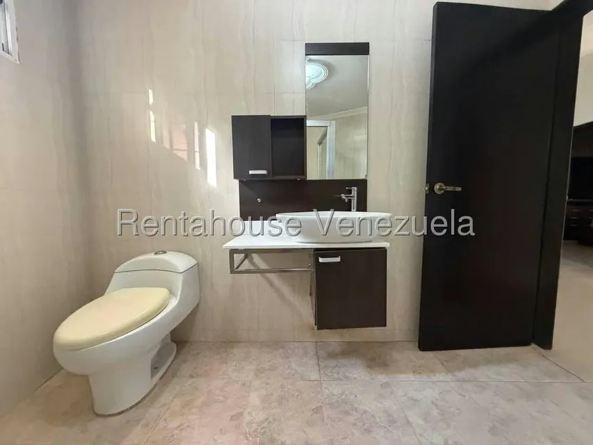 Townhouse (1 Nivel) en Alquiler en Cumana, Zulia - 26