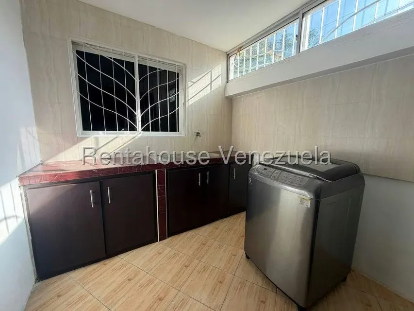 Townhouse (1 Nivel) en Alquiler en Cumana, Zulia - 27