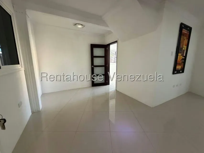 Townhouse (1 Nivel) en Alquiler en Cumana, Zulia - 10